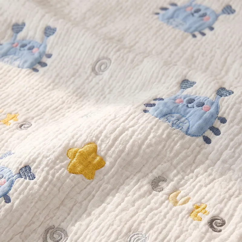 Babydecke mit blauem Krabbenmuster aus Lyocell, gesteppt