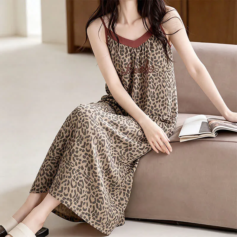 Nachtkleid aus Baumwolle mit Leopardenmuster