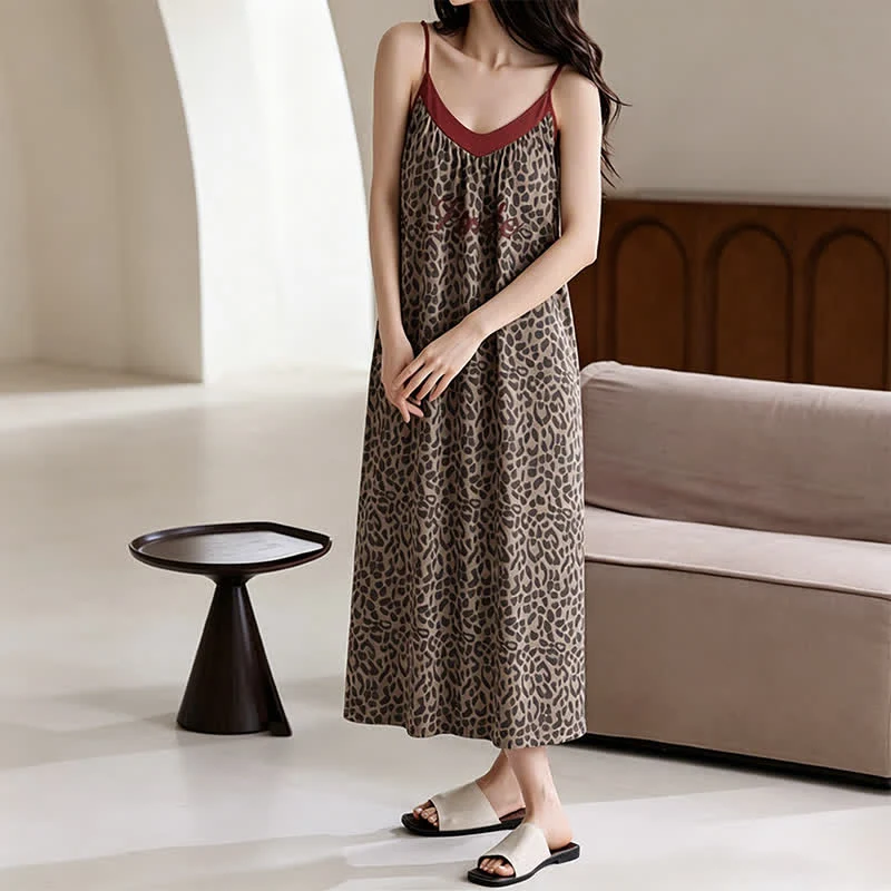 Nachtkleid aus Baumwolle mit Leopardenmuster