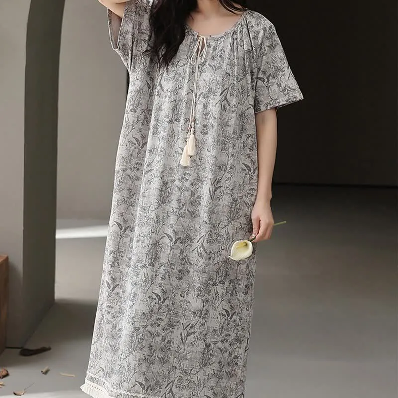 Boho-Nachthemd aus grauer Baumwolle mit Quasten