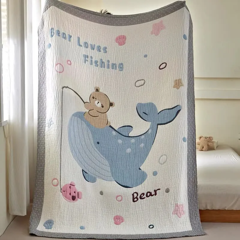Babydecke aus Lyocell mit Wal- und Bärenmotiven