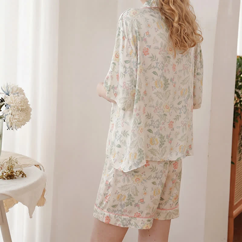 Französischer Satin-Kurzpyjama mit Blumenmuster für Sommernächte