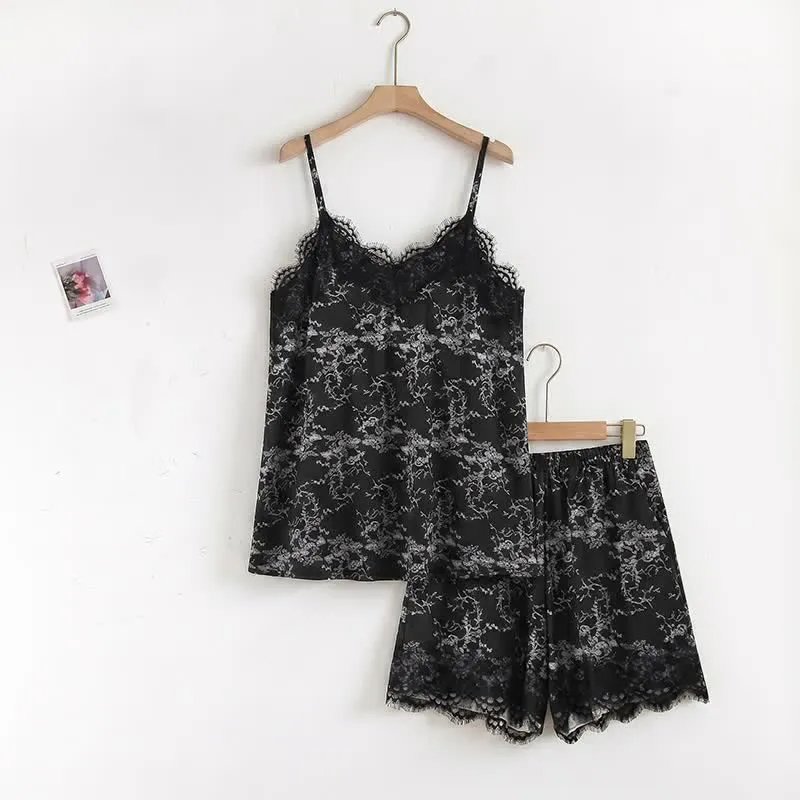Schwarzes Lounge-Set mit Camisole-Oberteil und Blumenmuster