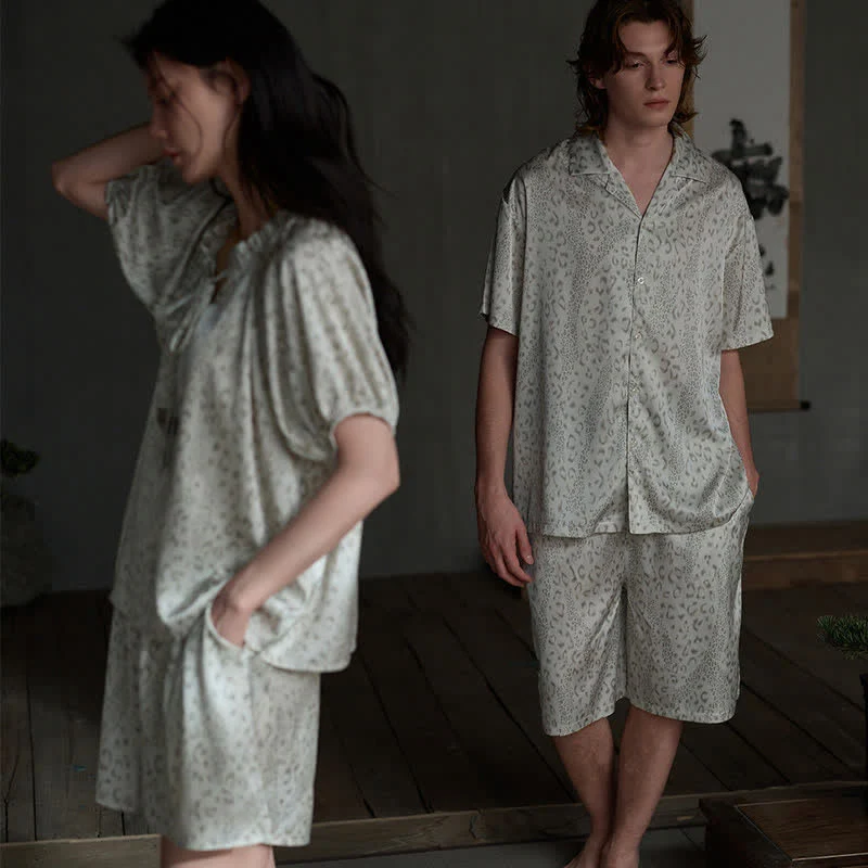 Seidensatin-Loungewear-Set für Sie und Ihn