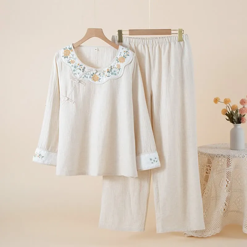 Damenpyjama aus Baumwoll-Leinen-Mischgewebe mit Blumenstickerei
