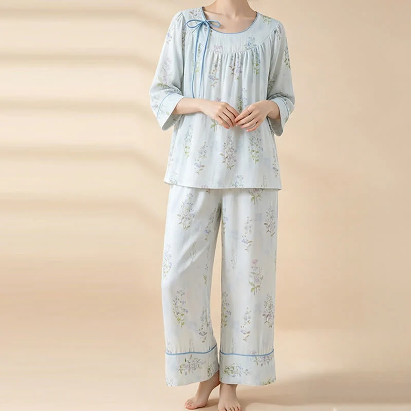 Pyjama mit Blumenmuster aus Bambus-Baumwolle mit Bindeband am Hals