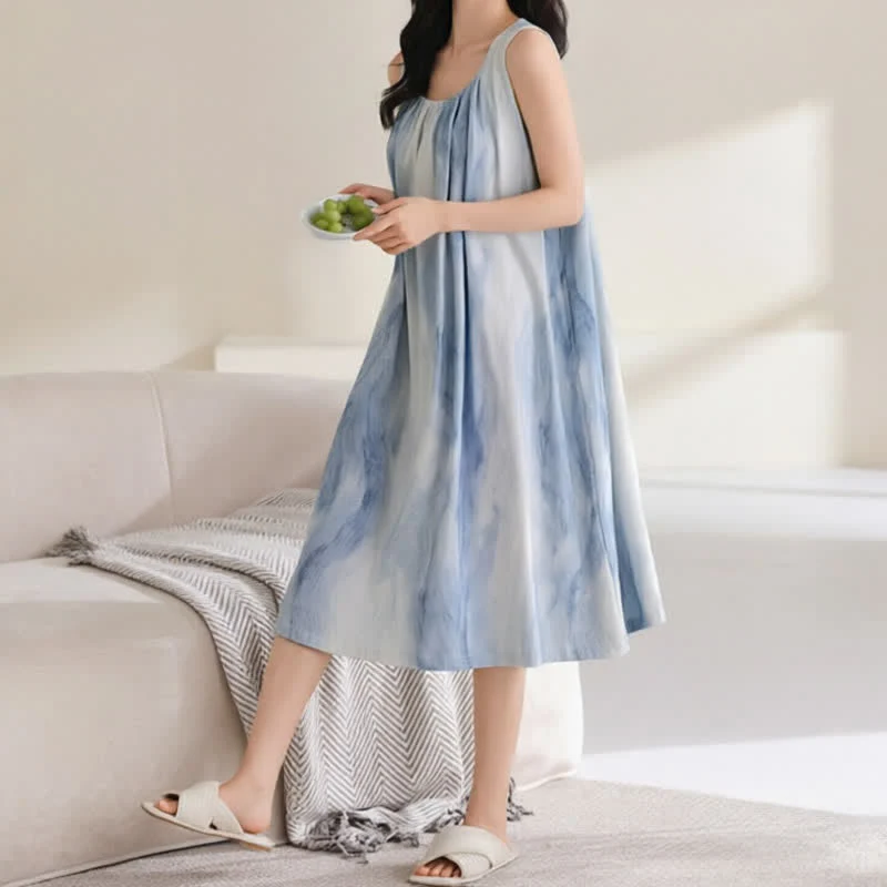 Hellblaues ärmelloses, wattiertes Loungekleid
