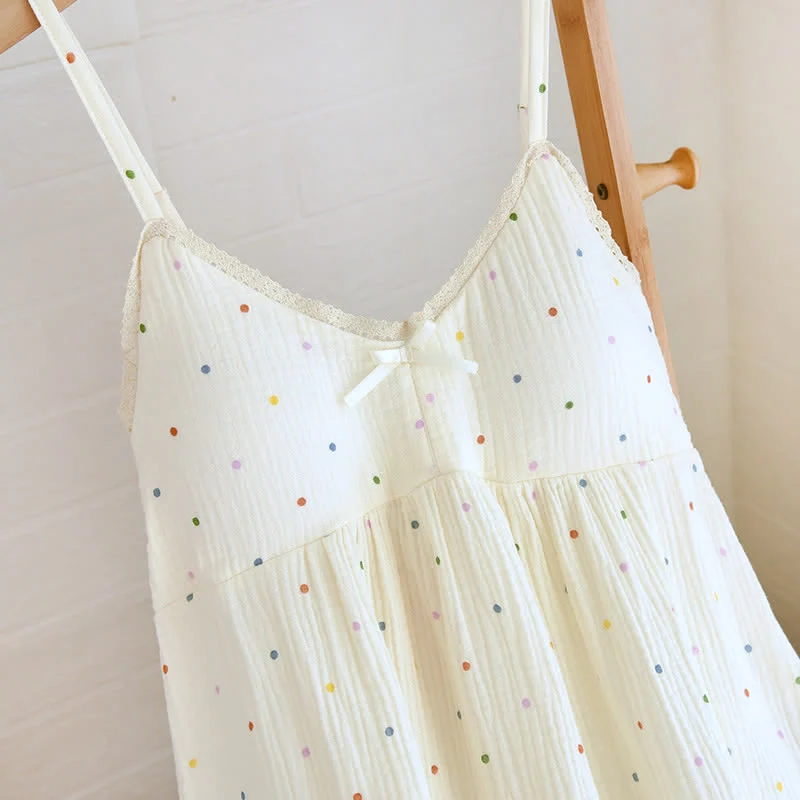 Loungekleid aus Baumwollgaze mit Regenbogenpunkten