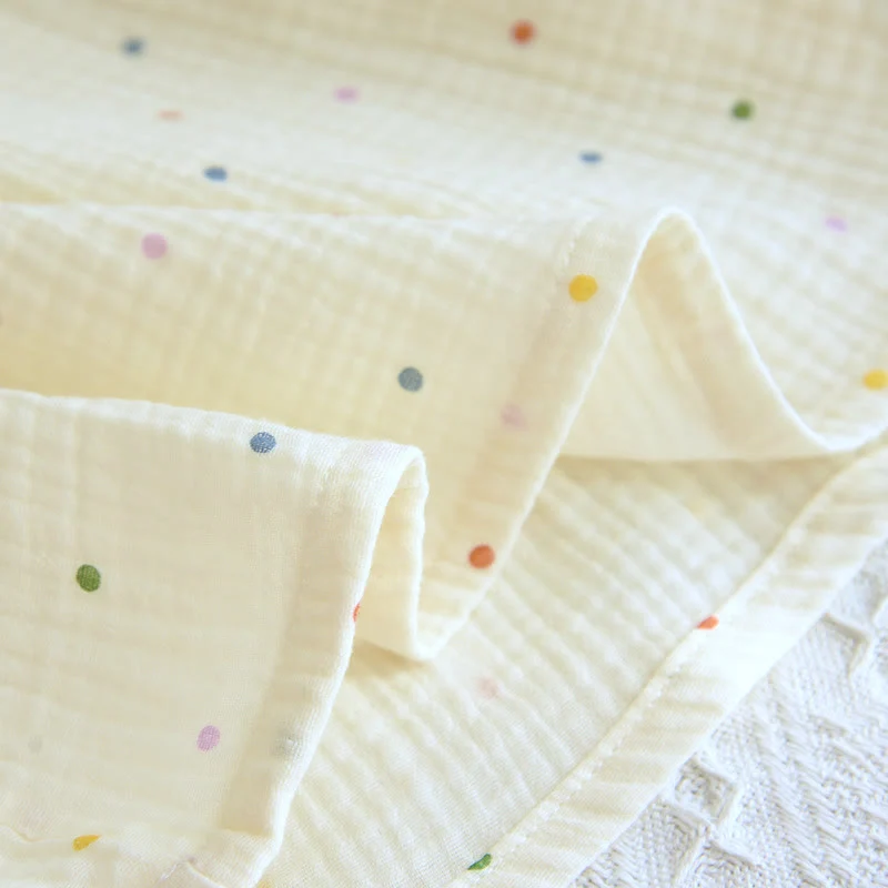 Loungekleid aus Baumwollgaze mit Regenbogenpunkten