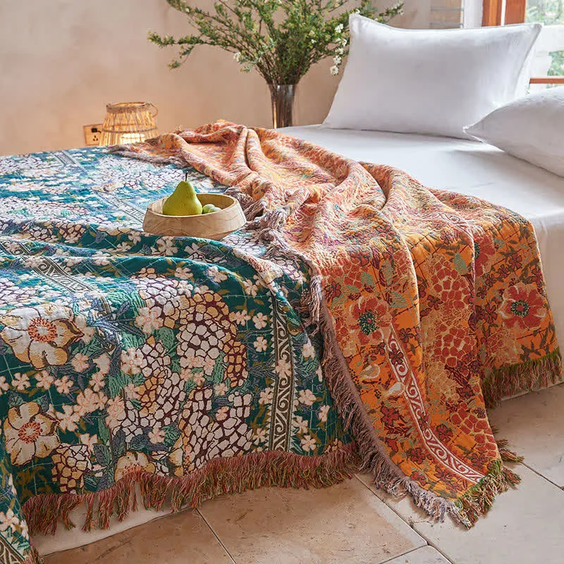 Wendbare botanische Musselin-Steppdecke mit Retro-Fransen
