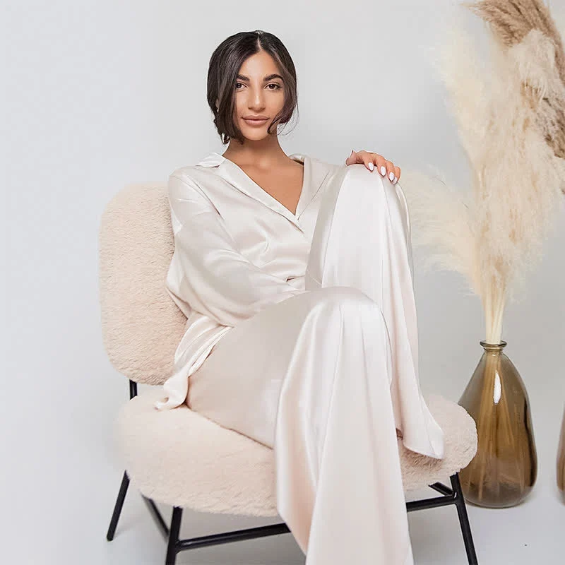 Einfarbiges Loungewear-Set für Damen mit Gürtel