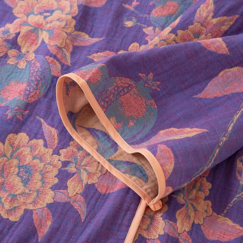 Nachtwäsche aus Baumwolle im orientalischen Stil mit Pfingstrose und Granatapfel