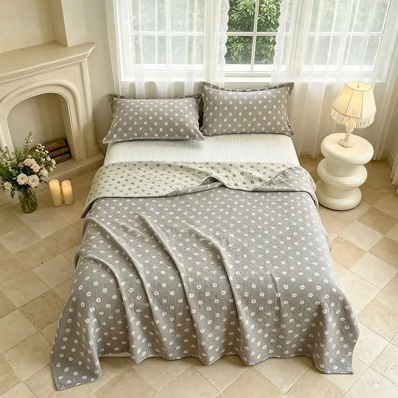 Graue Baumwoll-Steppdecke mit Blumenmuster und Jacquard-Muster