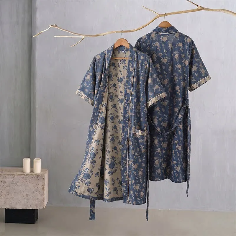 Indigoblauer Kimono-Bademantel mit Vintage-Blumenmuster