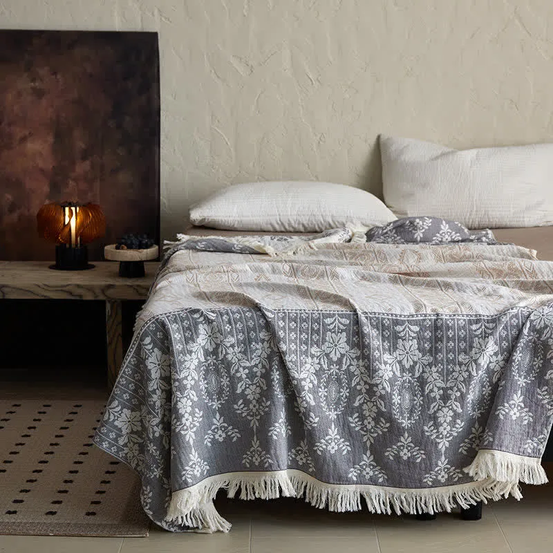 Vintage-Baumwollgaze-Decke mit Blumenmuster