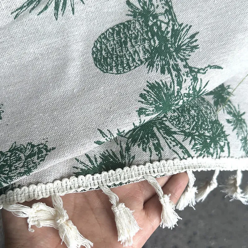 Picknickdecke mit Vintage-Waldmuster und Quasten
