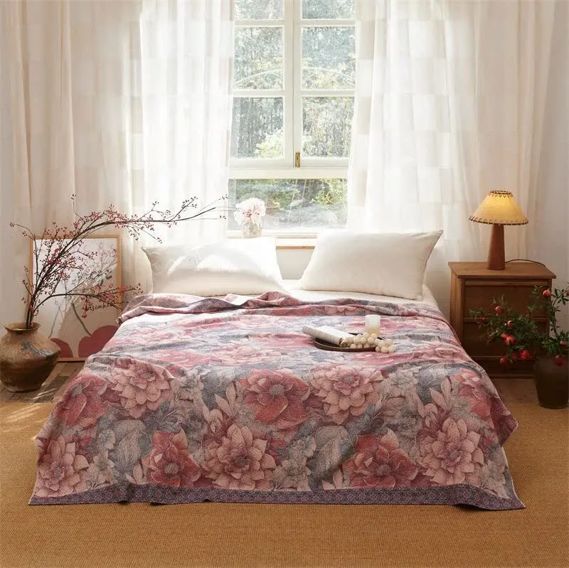 Luxuriöse rosa Baumwoll-Steppdecke mit Blumenmuster