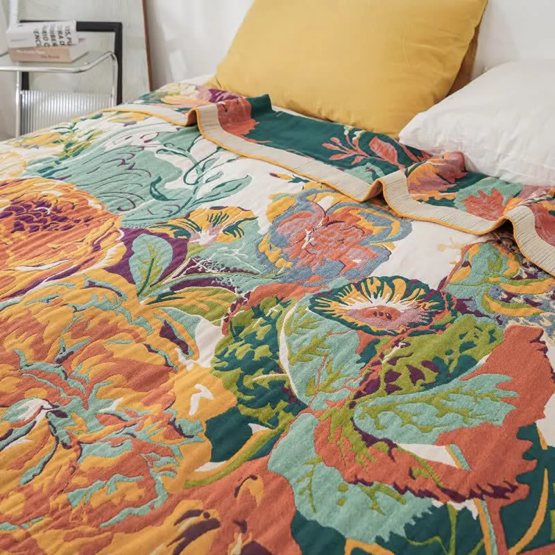 Boho-Baumwoll-Steppdecke mit blühendem Blumenmuster