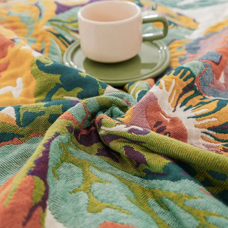 Boho-Baumwoll-Steppdecke mit blühendem Blumenmuster