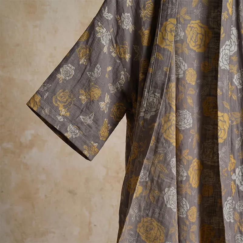 Taupe-gelber Kimono-Bademantel mit Vintage-Blumenmuster
