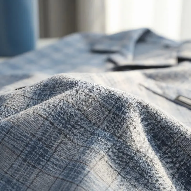 Loungewear-Set aus blau-grau karierter Baumwolle mit Knöpfen