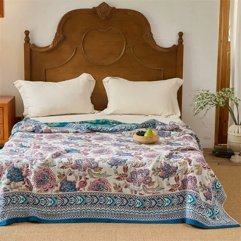 Vintage-Steppdecke aus Baumwolle mit böhmischem Blumenmuster