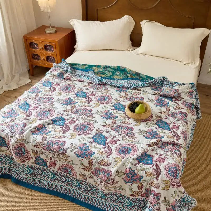 Vintage-Steppdecke aus Baumwolle mit böhmischem Blumenmuster