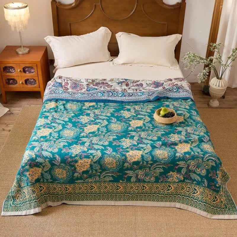 Vintage-Steppdecke aus Baumwolle mit böhmischem Blumenmuster
