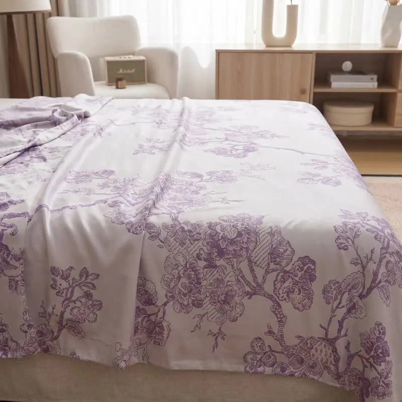 Mehrfarbige Patchworkdecke aus Bambusfasern mit floralem Rankenmuster