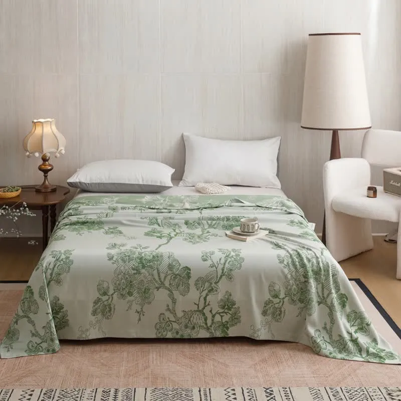 Mehrfarbige Patchworkdecke aus Bambusfasern mit floralem Rankenmuster