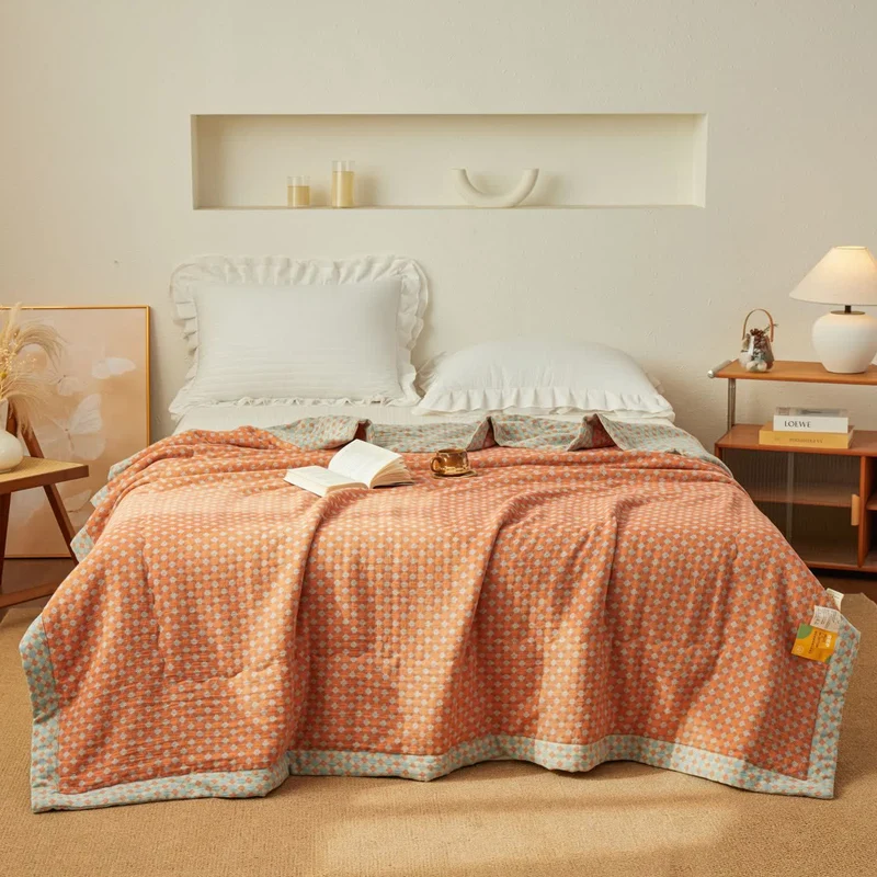 Wende-Steppdecke aus garngefärbtem Jacquard-Musselin