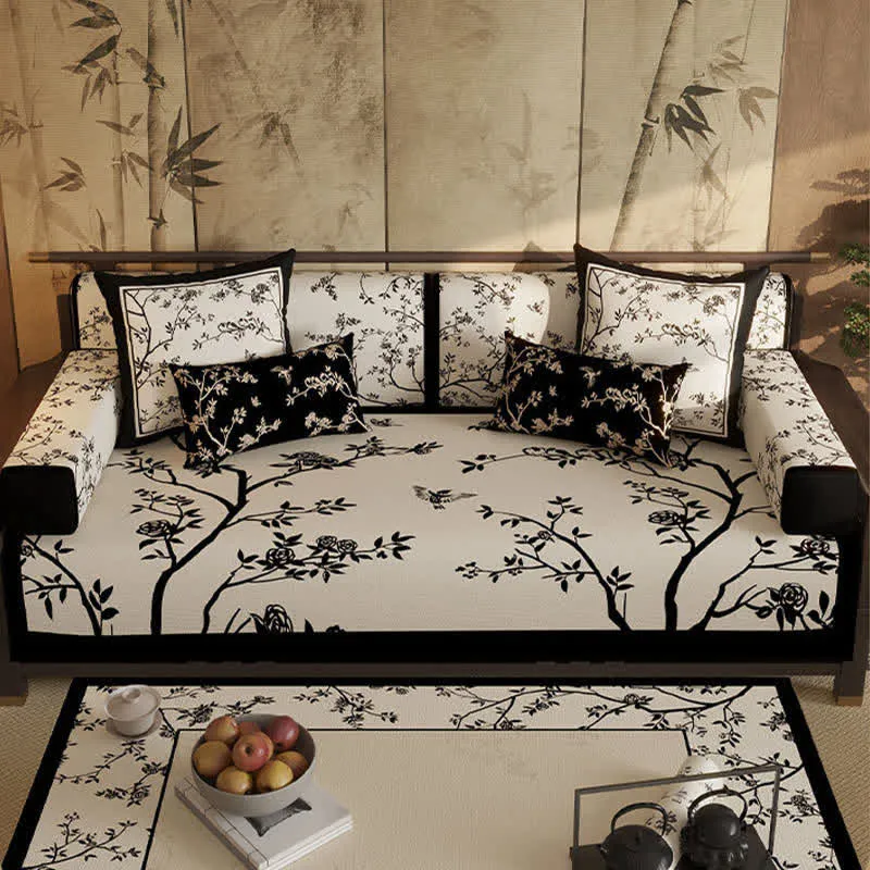 Sofabezug im Vintage-Stil mit orientalischen Zweigen und Blumen