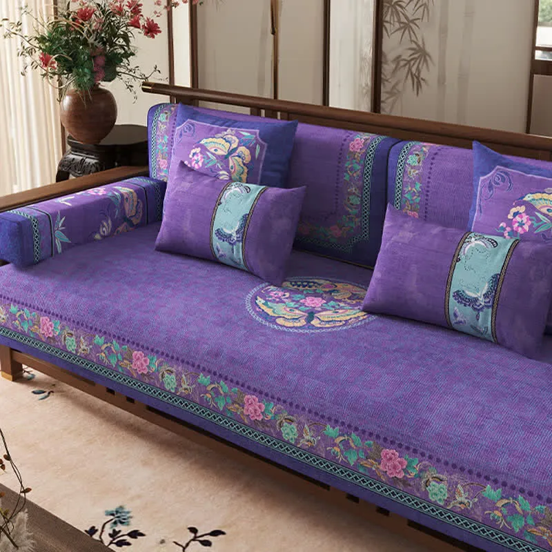 Sofaschutzhülle im orientalischen Stil mit Blumen- und Schmetterlingsmotiven