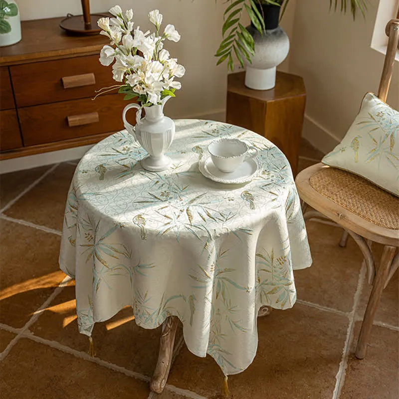 Elegante Tischdecke mit Bambusblattquasten
