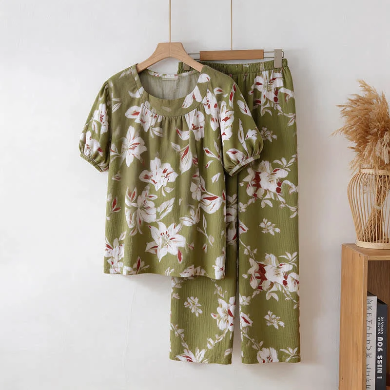Loungewear-Set aus Baumwolle mit olivgrünem Blumenmuster