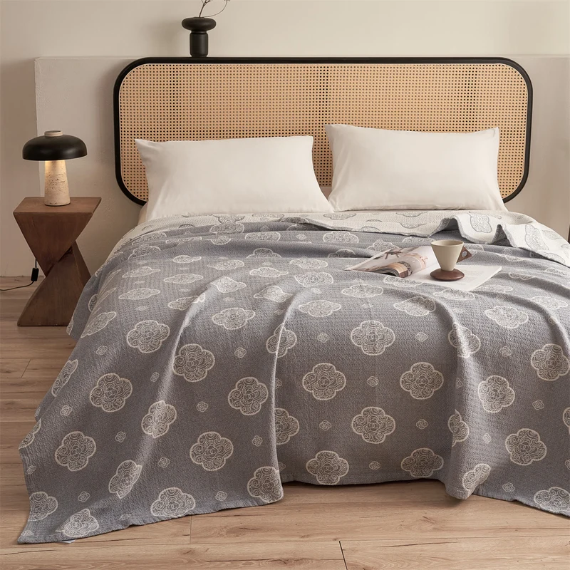 Orientalische Ruyi Cloud Jacquard 3-lagige Gaze-Steppdecke