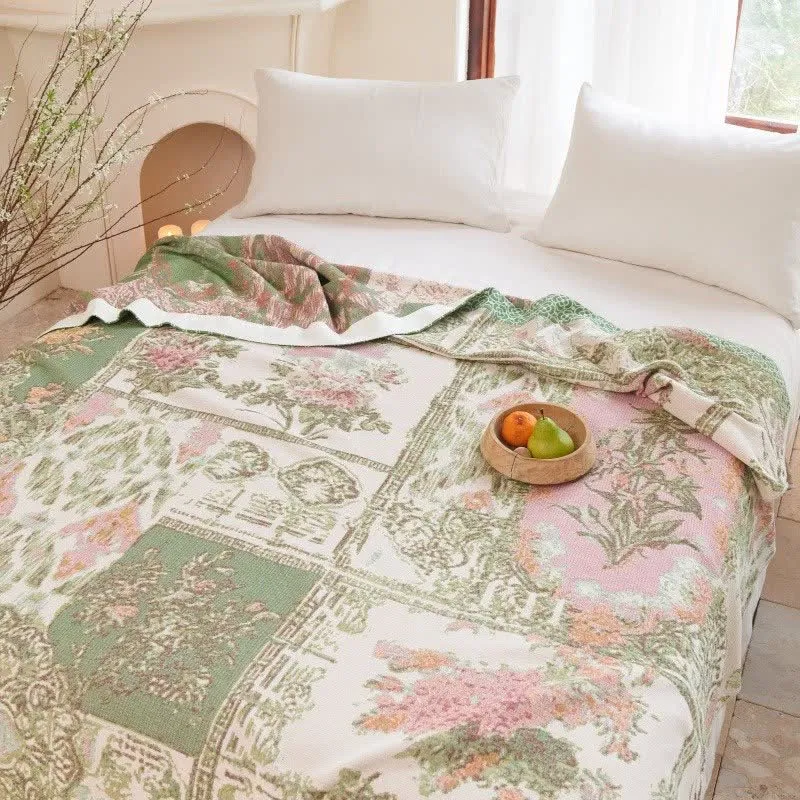 Patchwork-Steppdecke aus Baumwollgaze mit Blumenmuster
