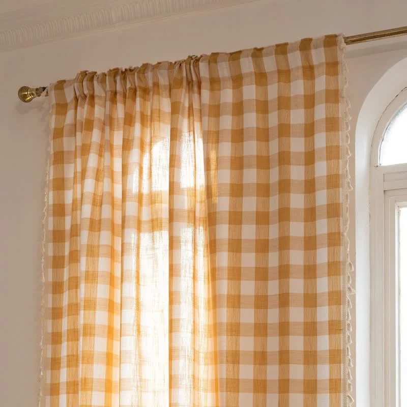 Karogardine im Landhausstil mit Quasten
