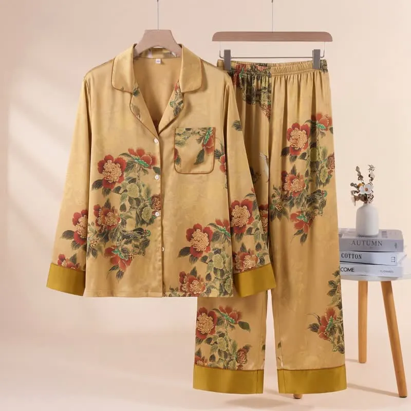Luxuriöses Pyjama-Set mit Blumen- und grünen Blattmuster