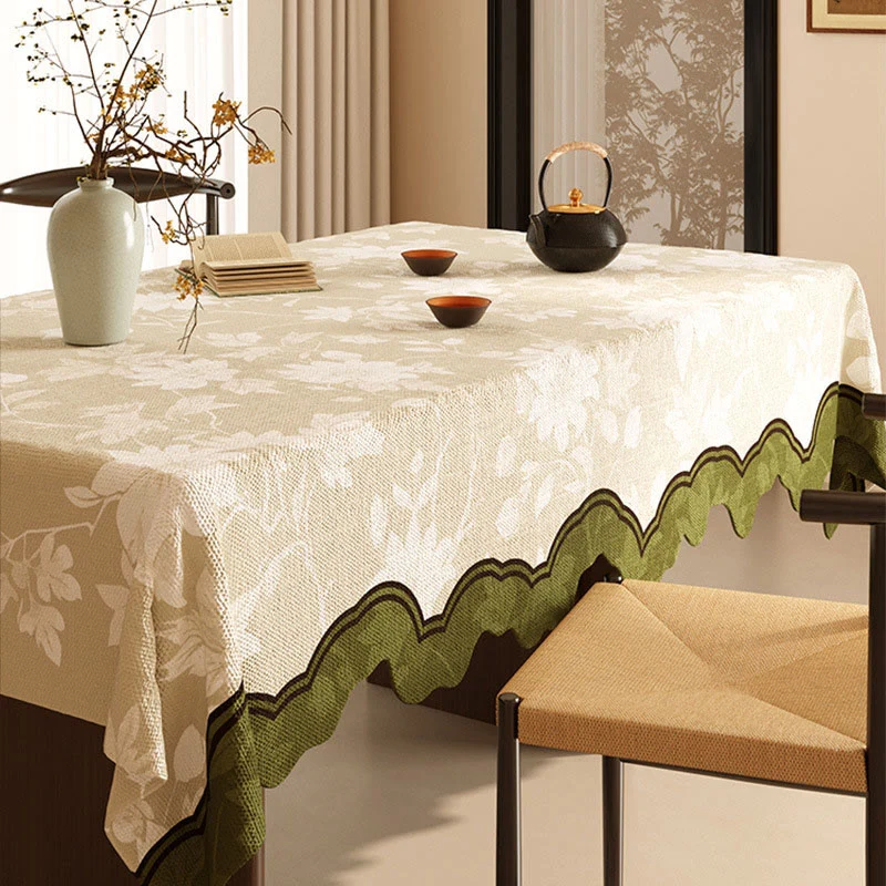 Elegante Tischdecke aus Baumwoll-Leinen-Mischgewebe mit floralem Zweigmuster