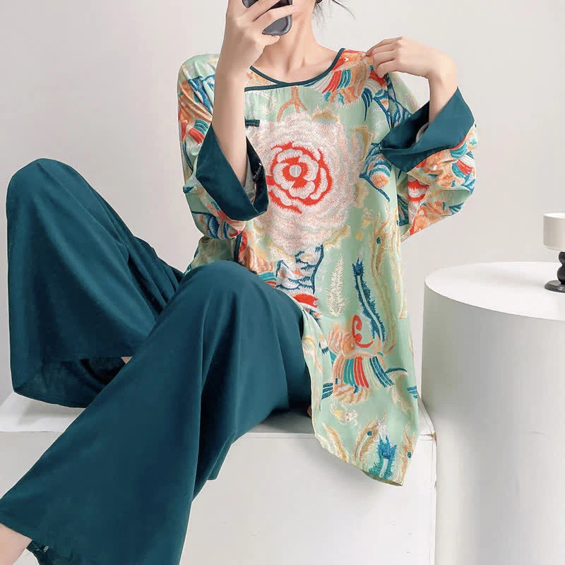 Loungewear-Set im Retro-Blumen-Stil mit orientalischem Flair