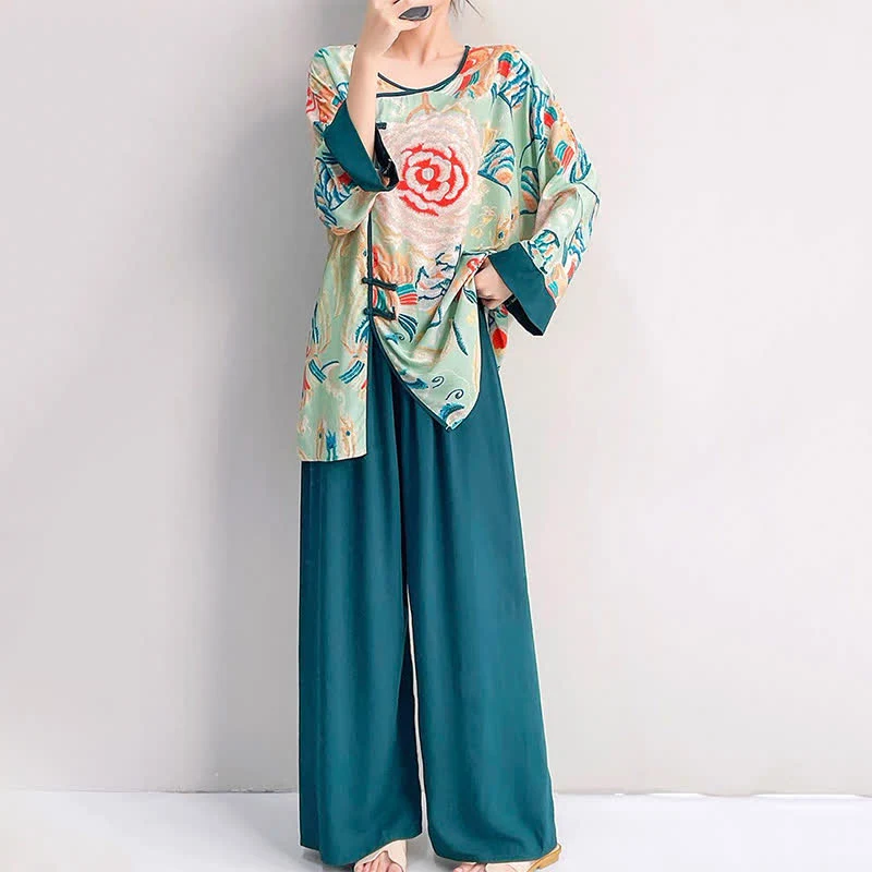 Loungewear-Set im Retro-Blumen-Stil mit orientalischem Flair
