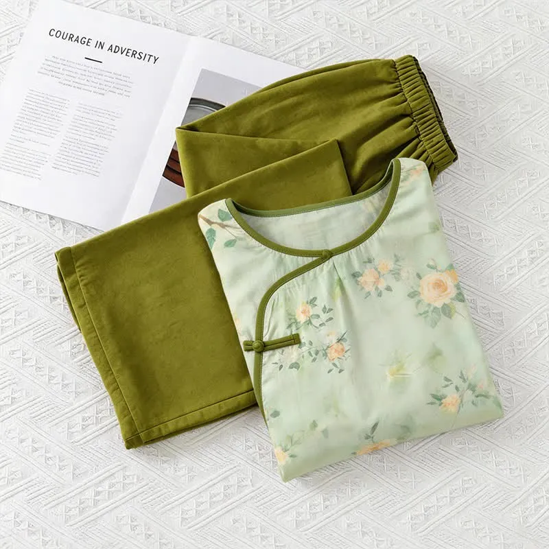 Pyjama-Set mit frischem Blumenmuster im orientalischen Stil