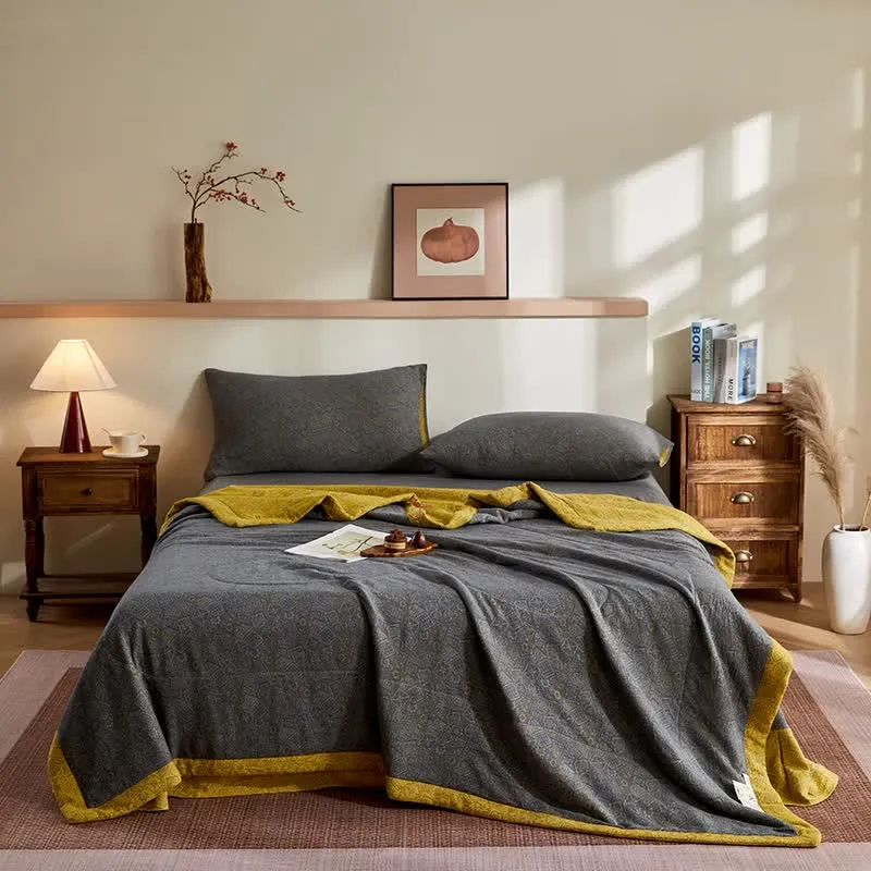 Baumwollgaze-Jacquard-Steppdecke mit dezentem Muster