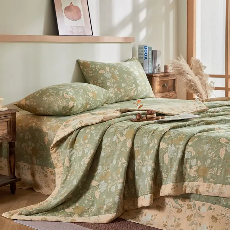 Baumwollgaze-Jacquard-Steppdecke mit Blumenmuster und Blättern