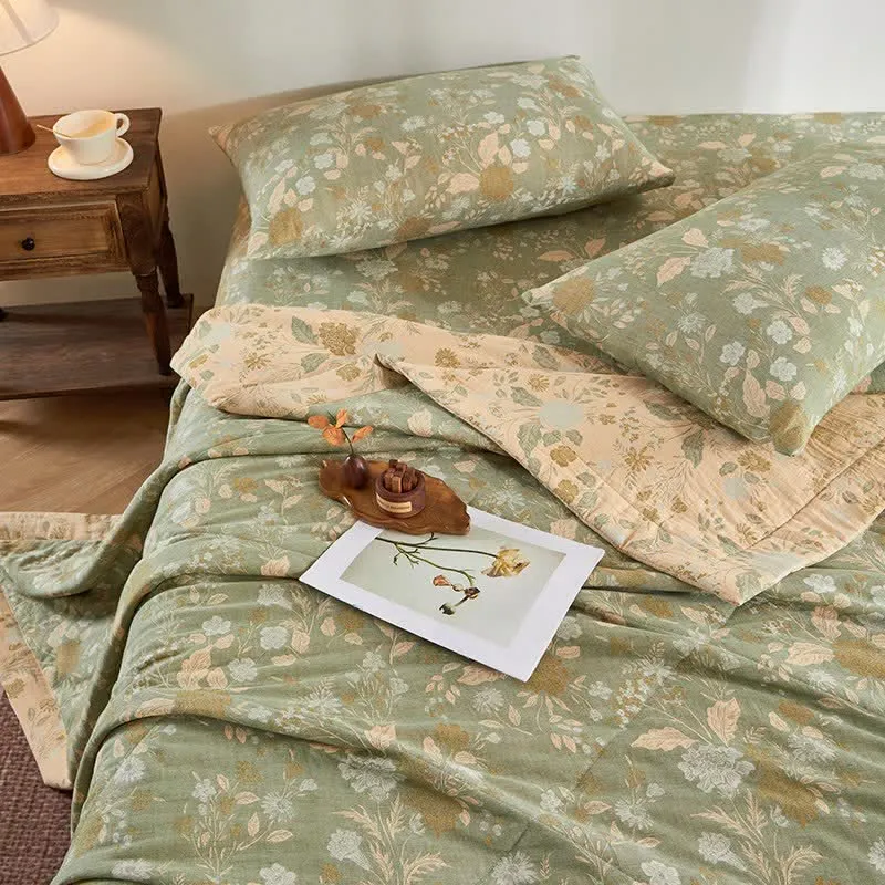 Baumwollgaze-Jacquard-Steppdecke mit Blumenmuster und Blättern