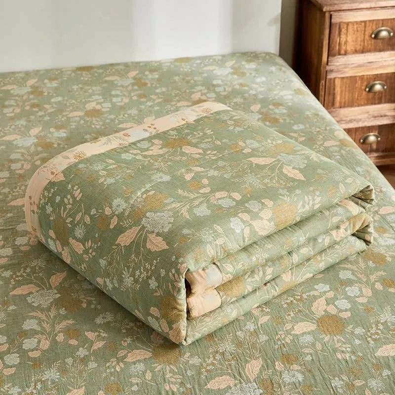 Baumwollgaze-Jacquard-Steppdecke mit Blumenmuster und Blättern
