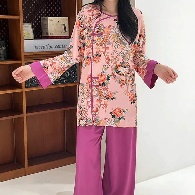 Loungewear-Set mit Blumen- und Katzenmotiven im orientalischen Stil