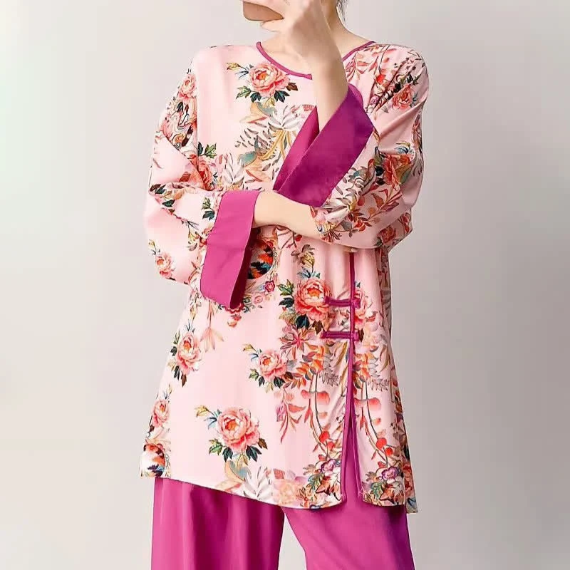 Loungewear-Set mit Blumen- und Katzenmotiven im orientalischen Stil