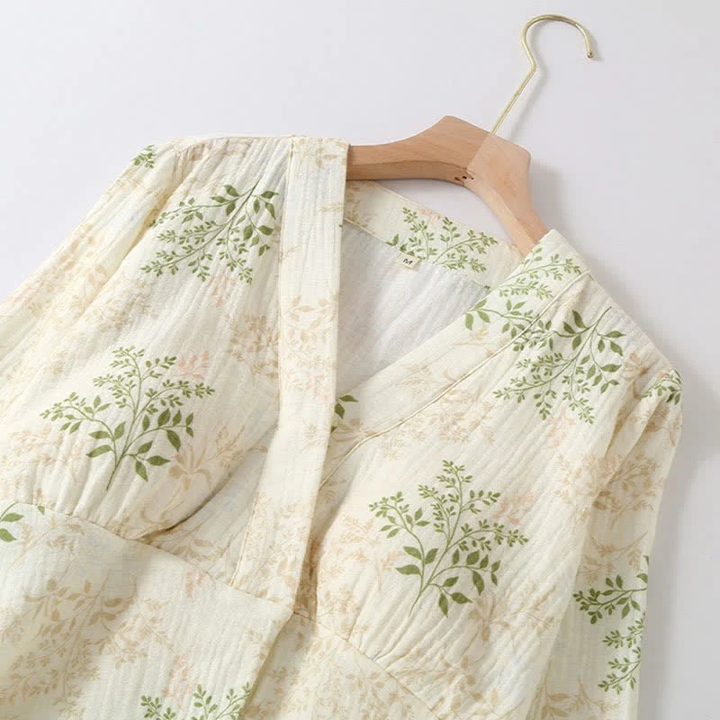 Pyjama-Set aus Baumwollgaze mit botanischem Blattmotiv